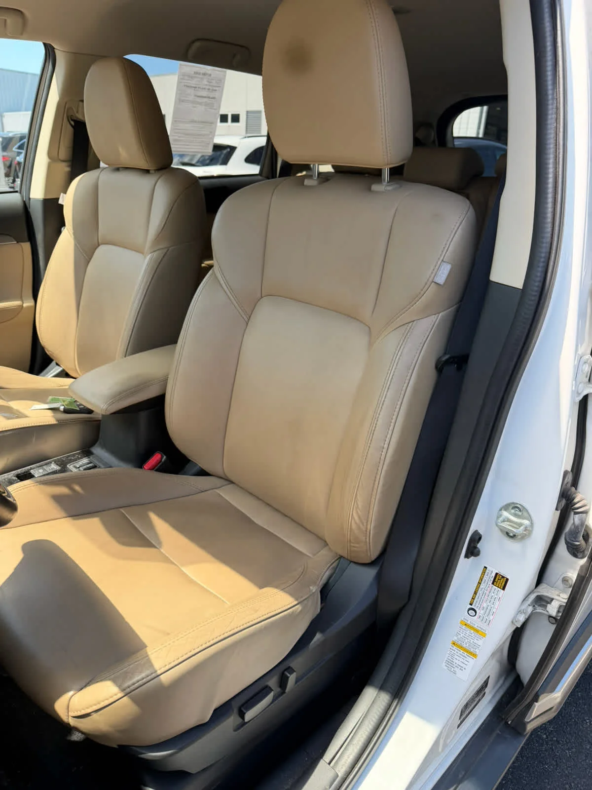 Used 2019 Pearl White Mitsubishi SEL image 7