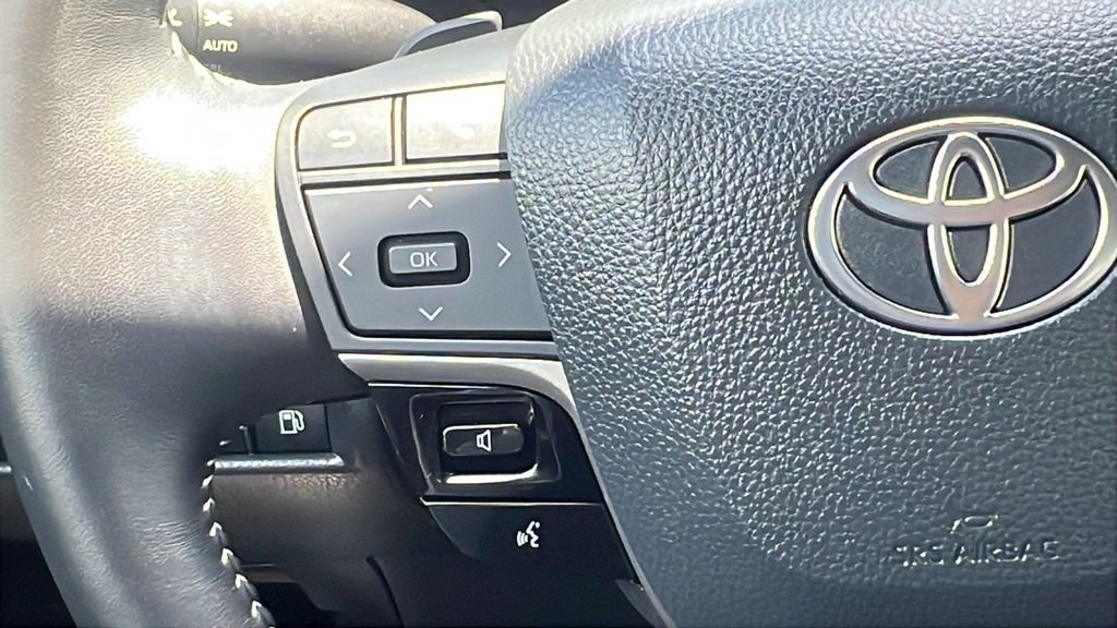 Used 2025 White Toyota SE image 19