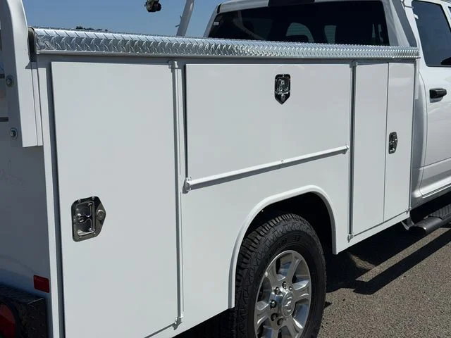 2026 RAM 3500 Chassis Tradesman - Photo 10