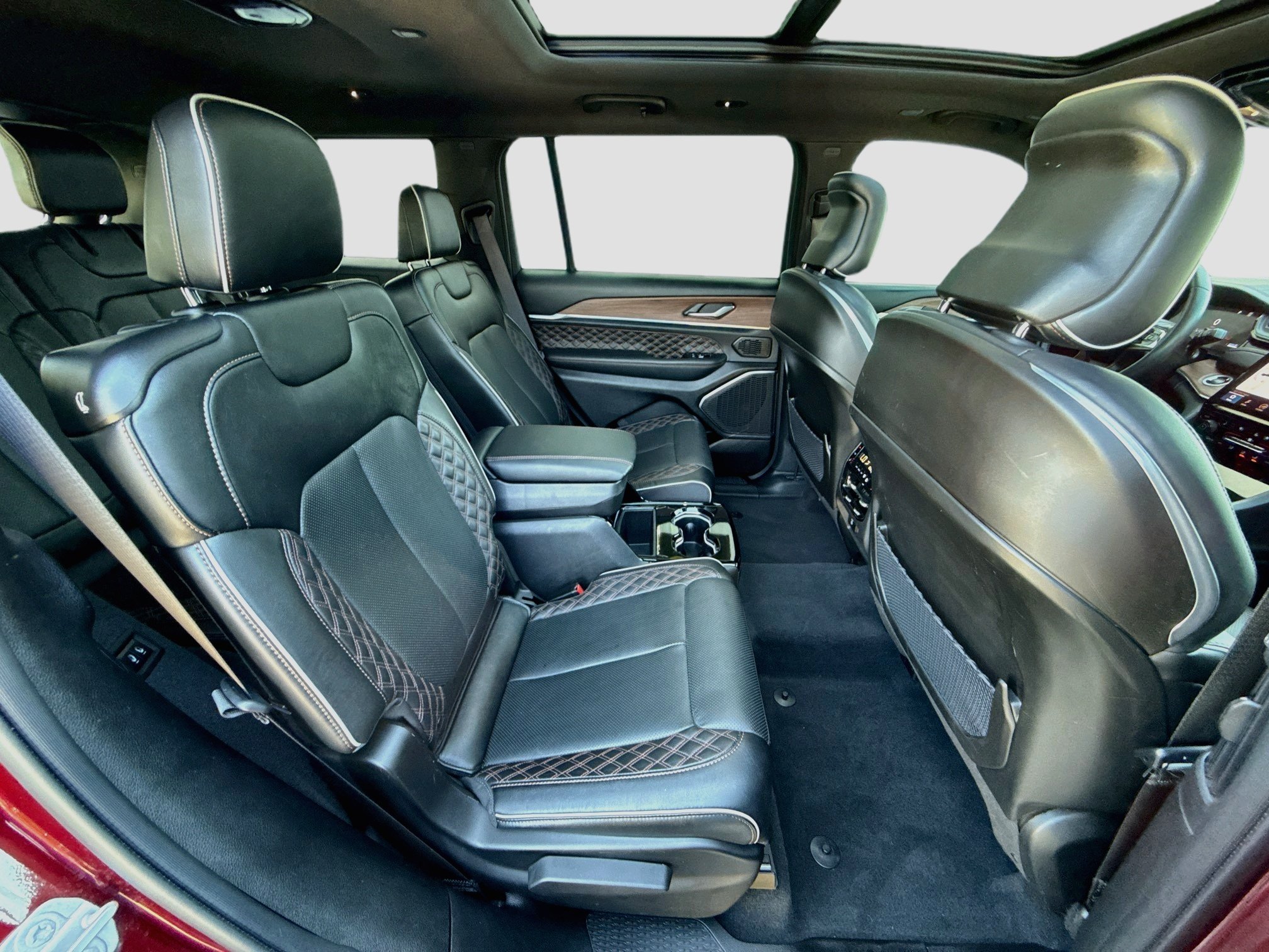 Used 2023 Velvet Red Pearlcoat Jeep Summit image 31