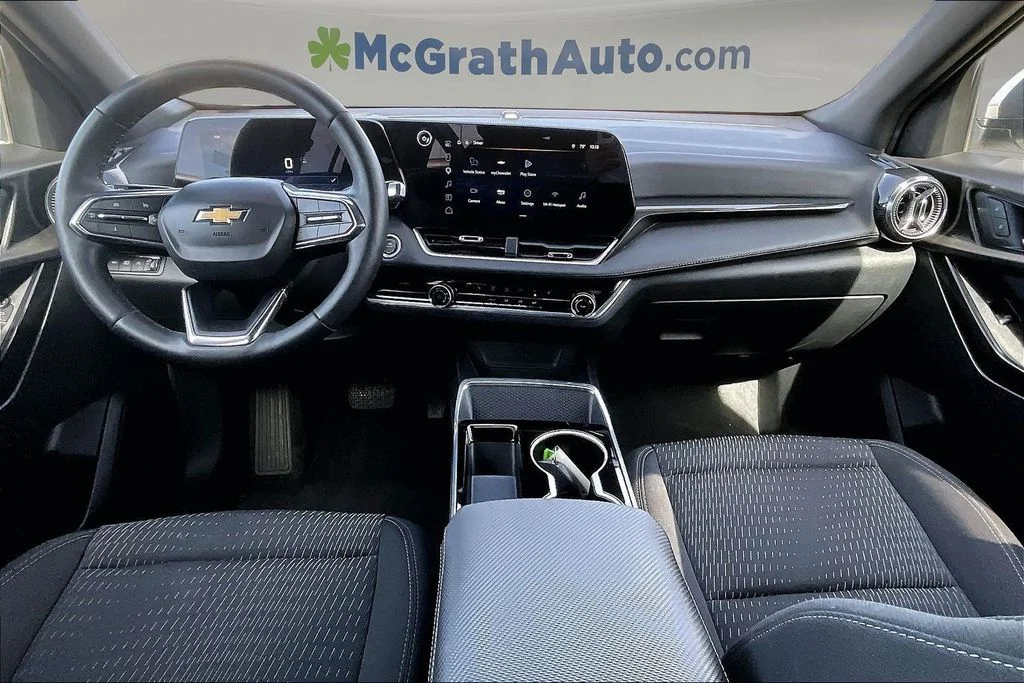 Used 2025 White Chevrolet LT image 9