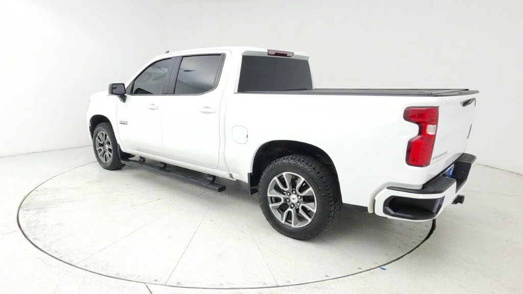 Used 2022 SUMMIT WHITE Chevrolet RST image 5