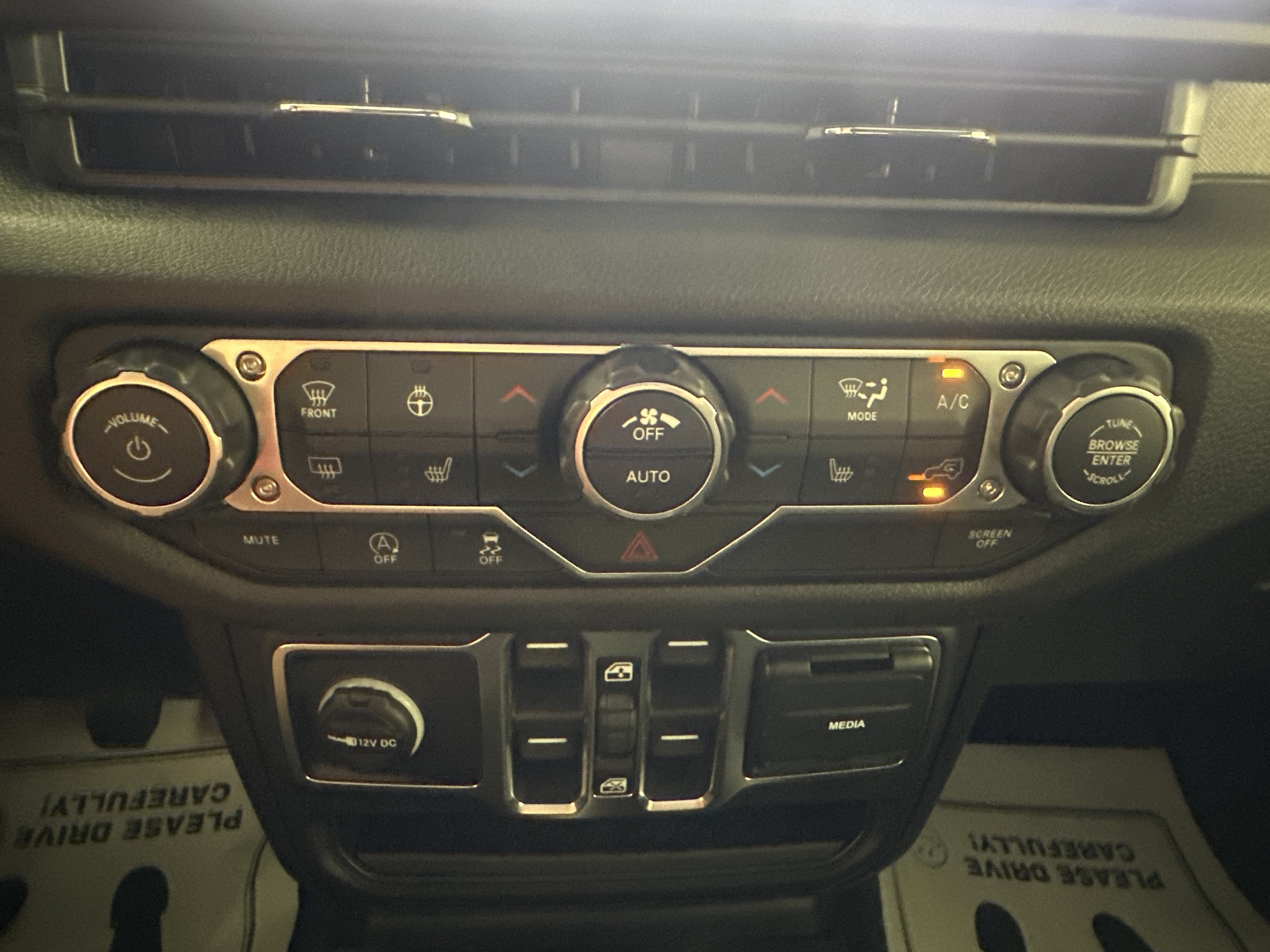 New 2026 Bright White Clearcoat Jeep Sport S image 19