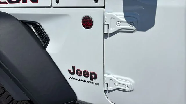 Used 2024 White Jeep Rubicon image 40