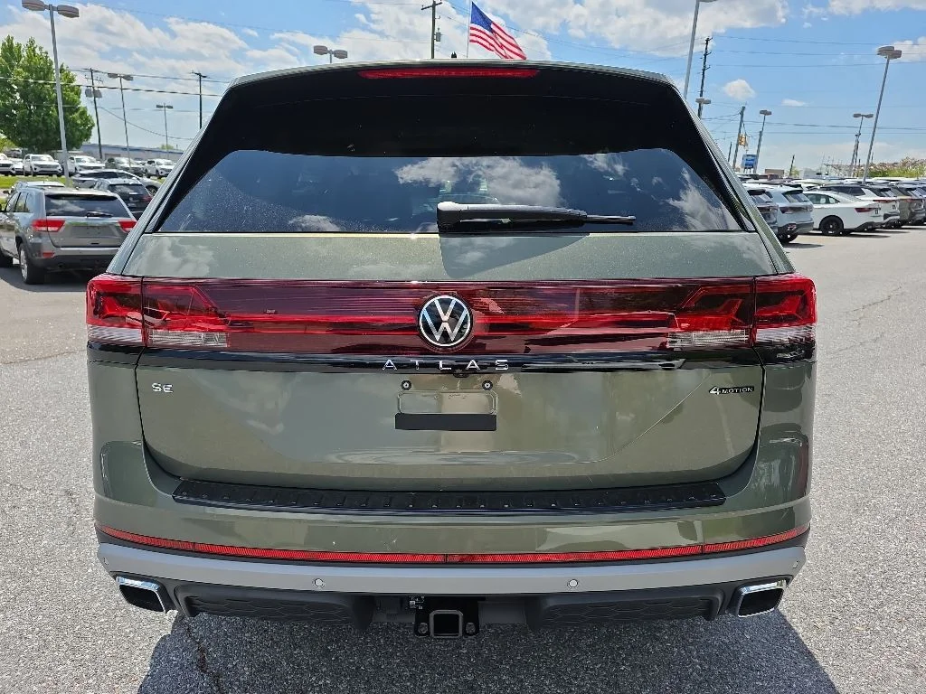 New 2026 Avocado Green Pearl Volkswagen 2.0T Peak Edition image 6