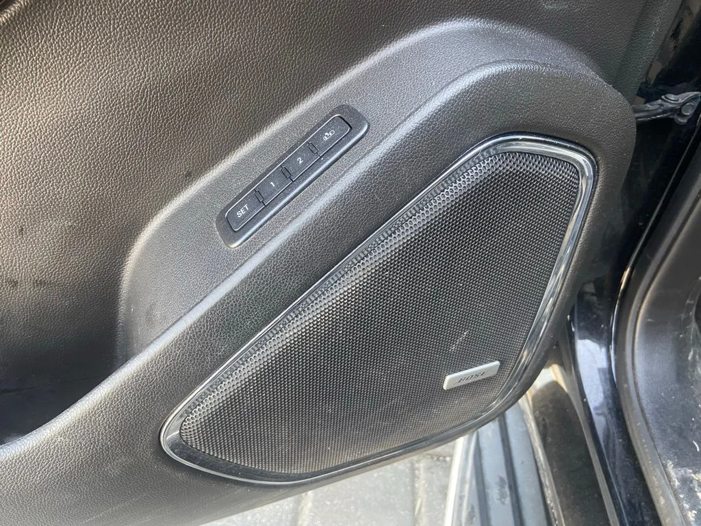 Used 2017 Onyx Black GMC SLT image 19