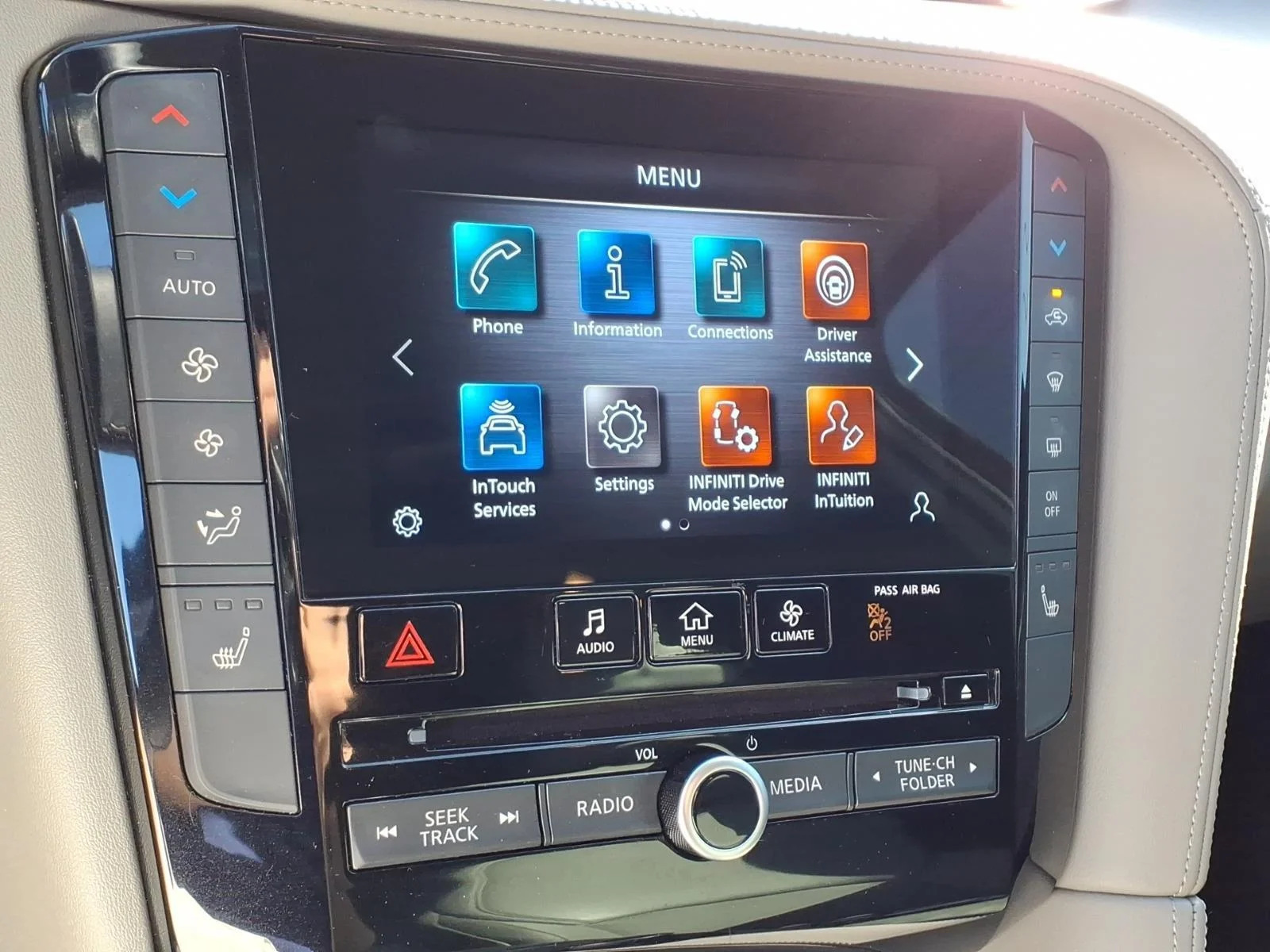 Used 2024 Hermosa Blue INFINITI LUXE image 14