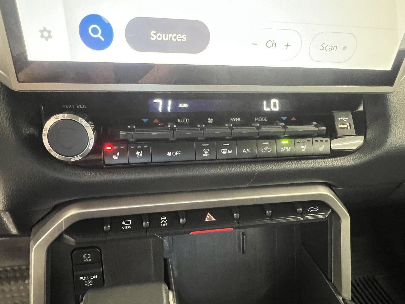 2025 Toyota Tundra Limited - Photo 26