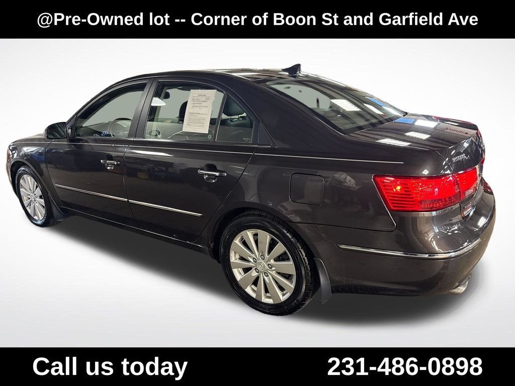 Used 2010 Brown Hyundai Limited image 3