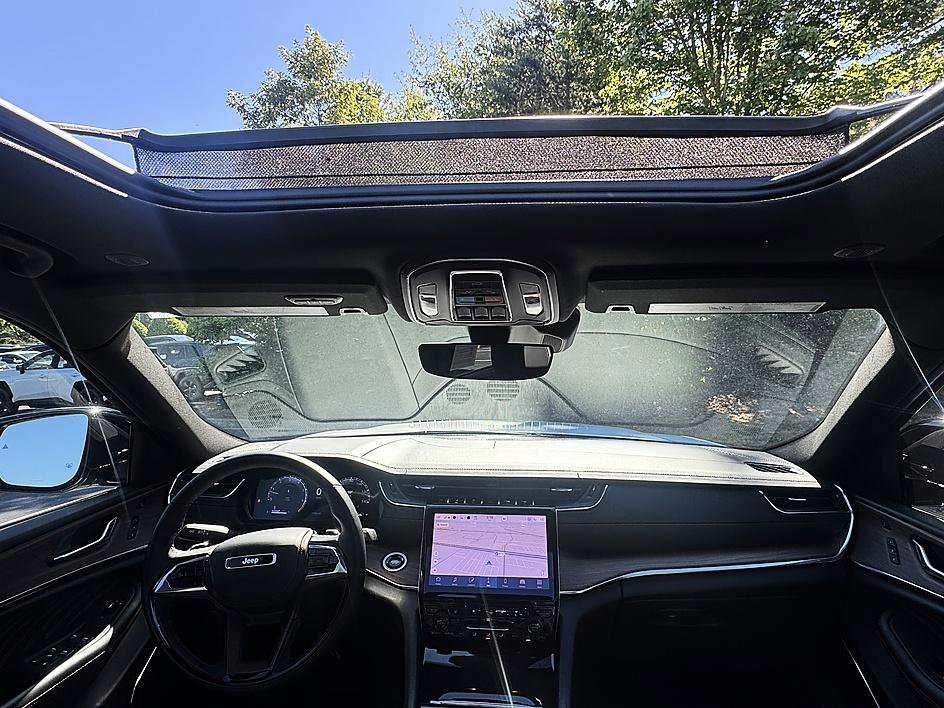 Used 2025 Bright White Clearcoat Jeep Summit image 18