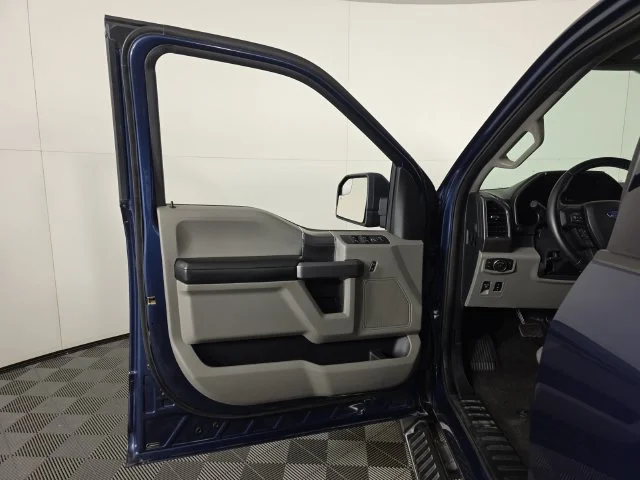 Used 2018 Blue Ford XLT image 22