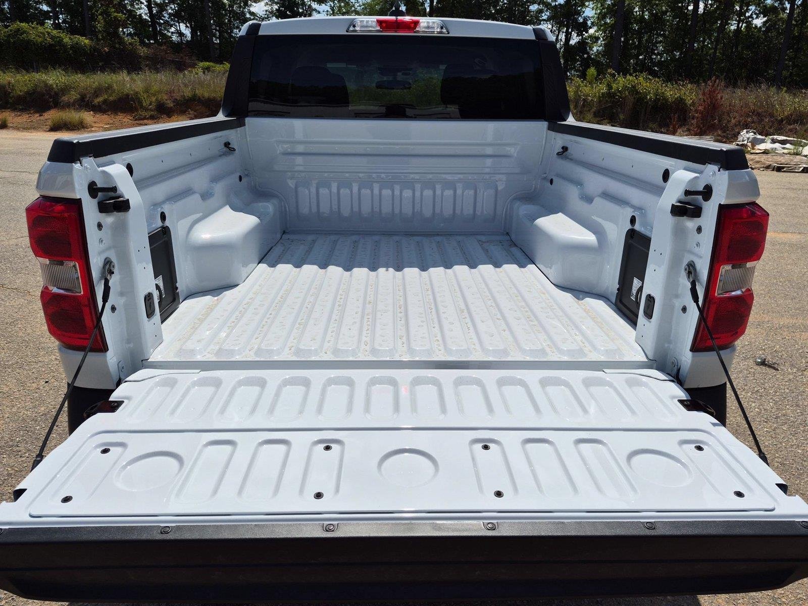 New 2026 Oxford White Ford XL image 29