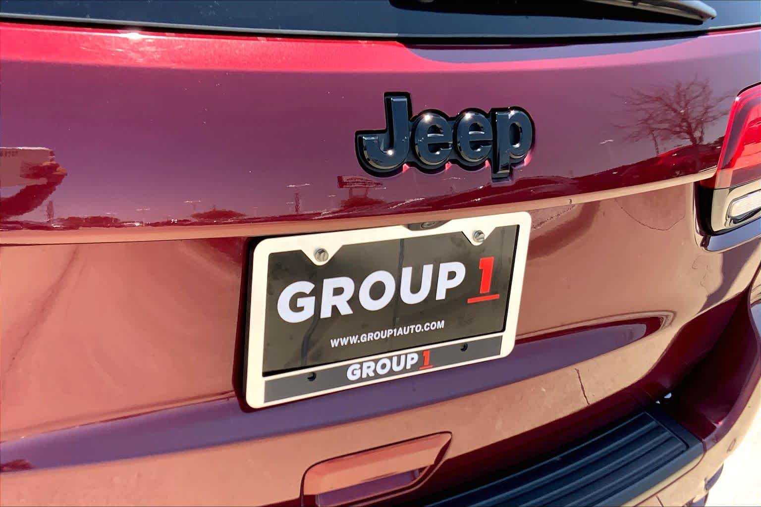 Used 2020 Velvet Red Pearlcoat Jeep Altitude image 30