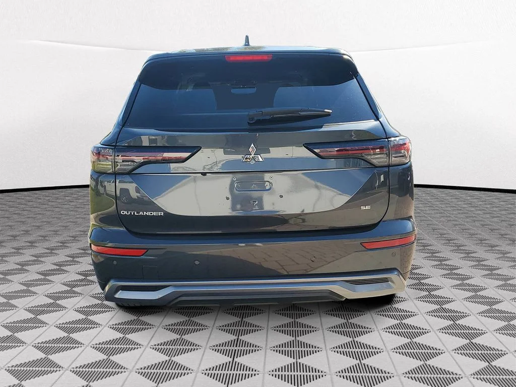 2026 Mitsubishi Outlander SE - Photo 5