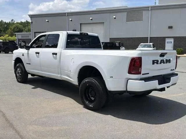 2026 RAM 3500 Big Horn - Photo 10