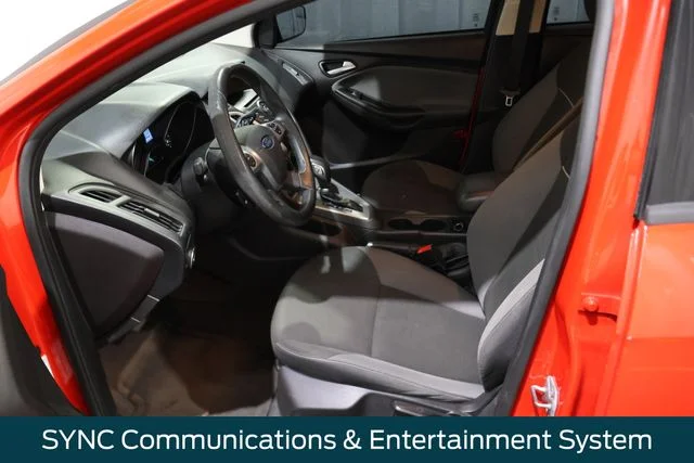 Used 2014 Race Red Ford SE image 10