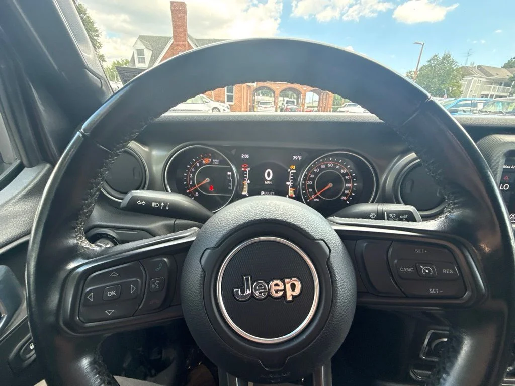 Used 2021 Gray Jeep Sport S image 19