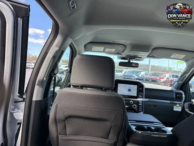 New 2025 Oxford White Ford XLT image 26