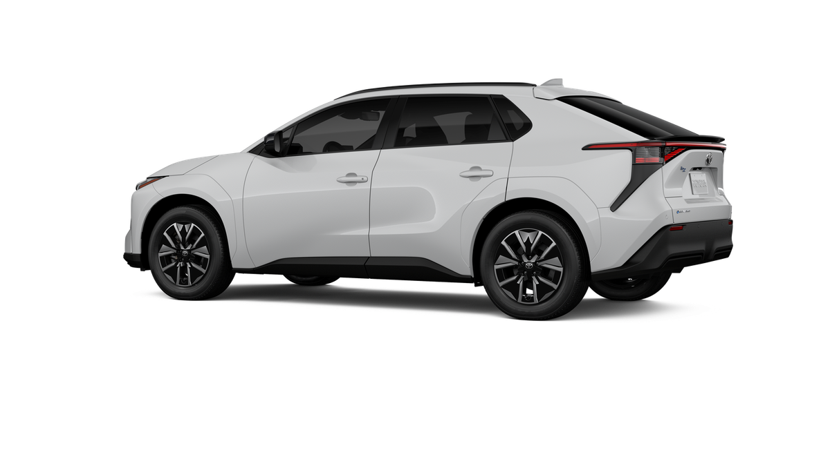 New 2026 Wind Chill Pearl Toyota XLE image 5