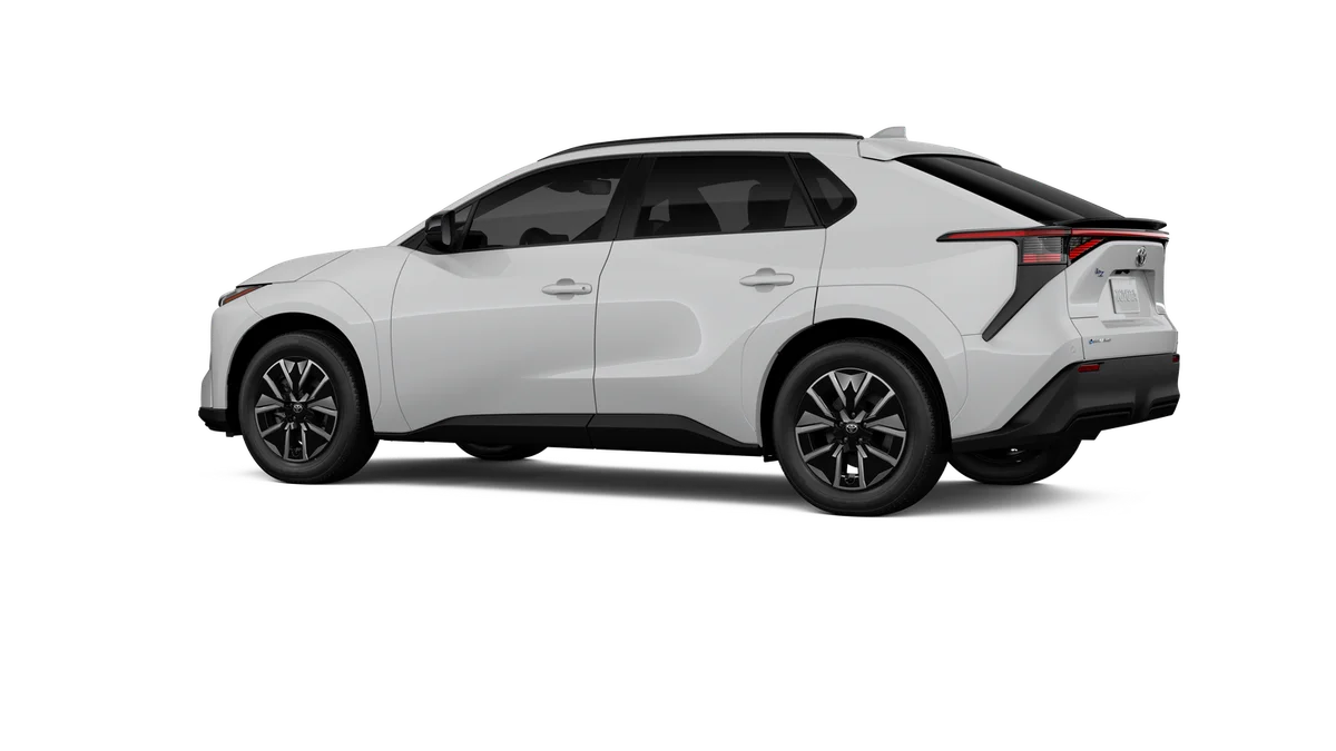 New 2026 Wind Chill Pearl Toyota XLE image 5