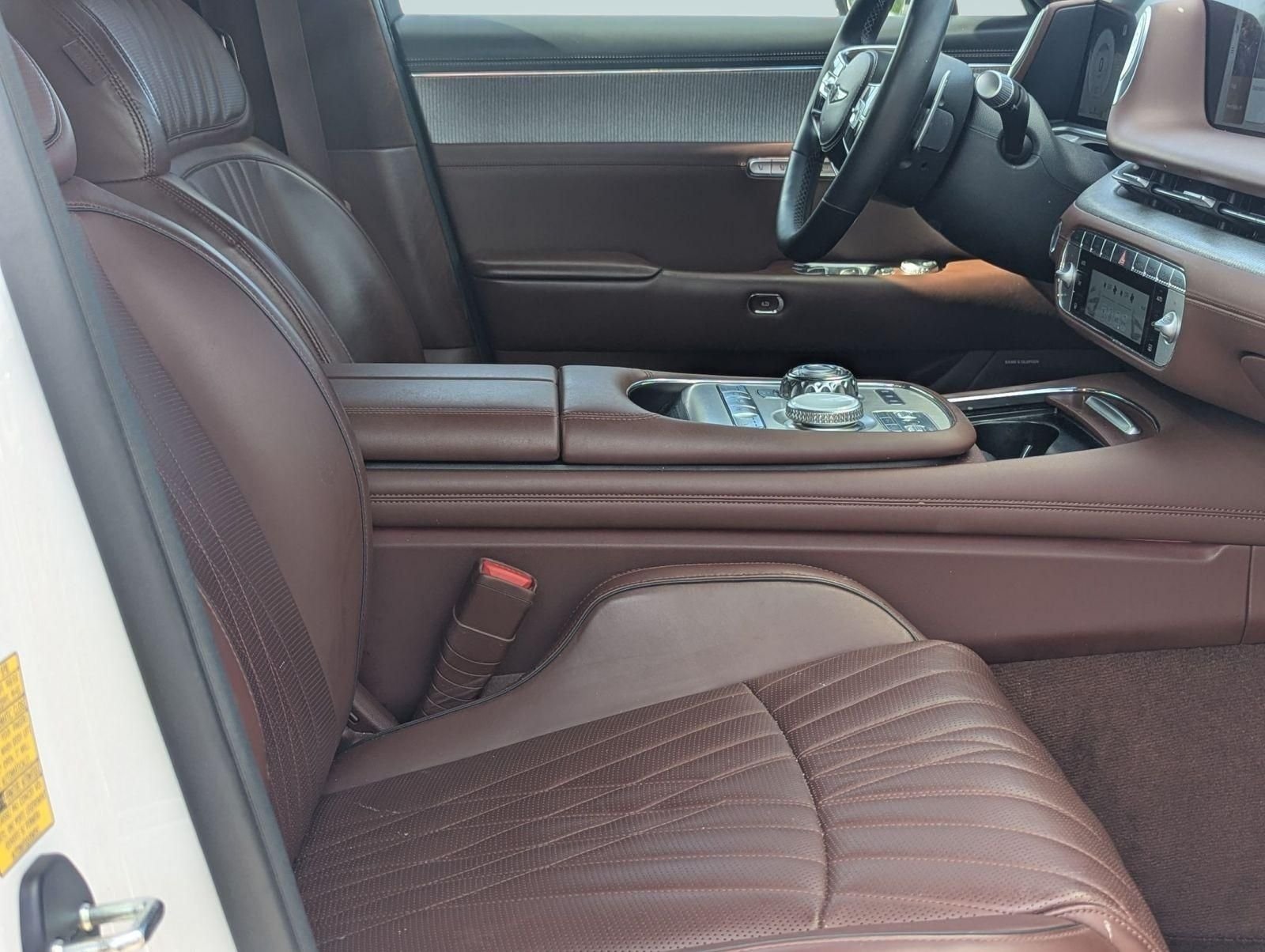 Used 2023 White Genesis 3.5T image 20