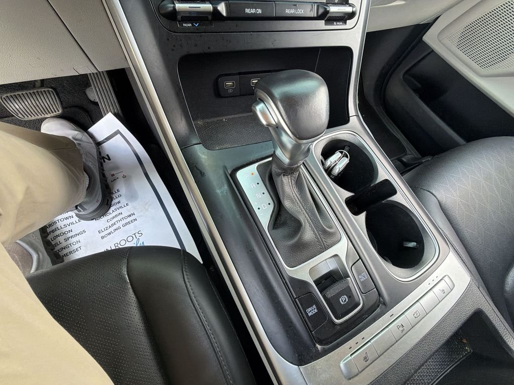 Used 2024 Black Kia LX image 25
