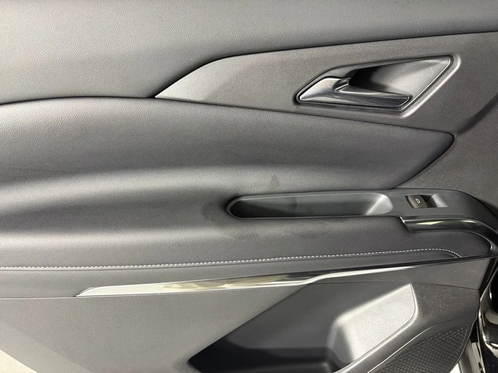 New 2027 Mosaic Black Metallic Chevrolet LT image 40