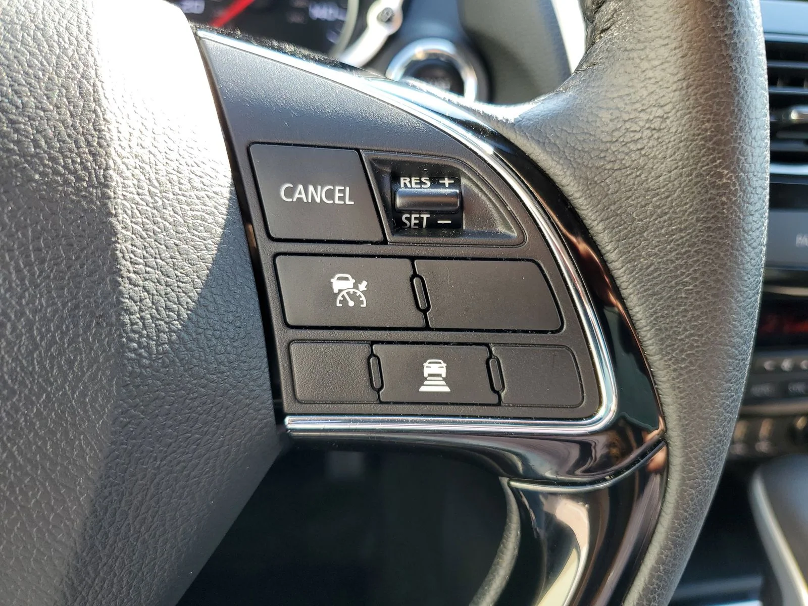2024 Mitsubishi Eclipse Cross SE - Photo 13