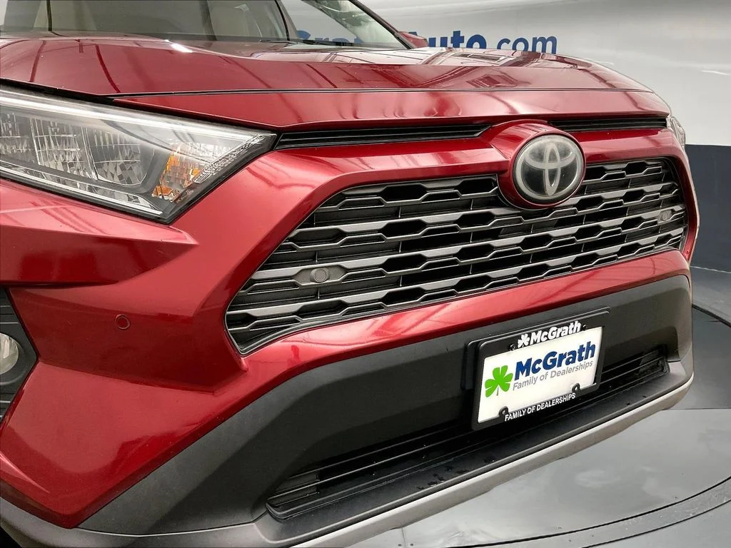 Used 2019 Red Toyota Limited image 32