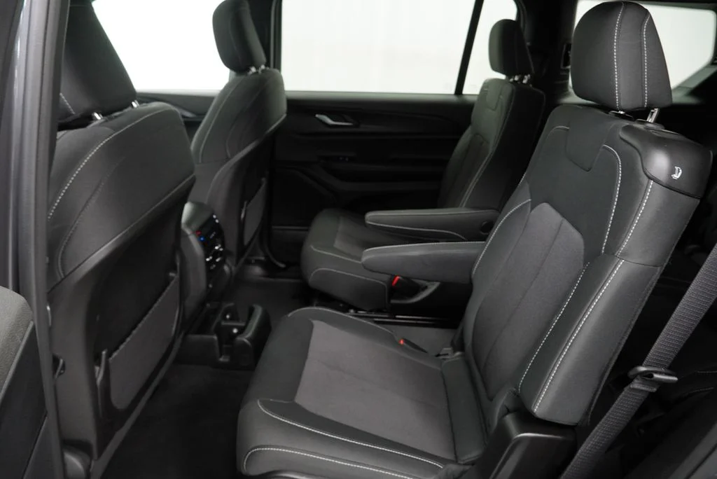Used 2025 Gray Jeep Laredo image 4
