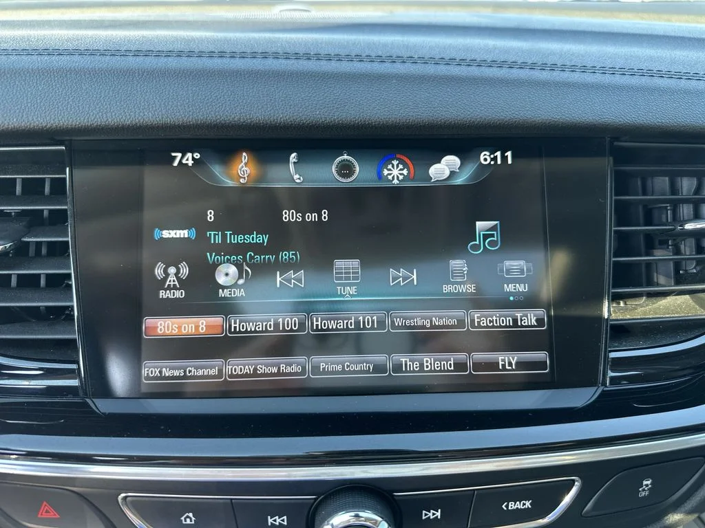 Used 2018 Silver Buick Essence image 22