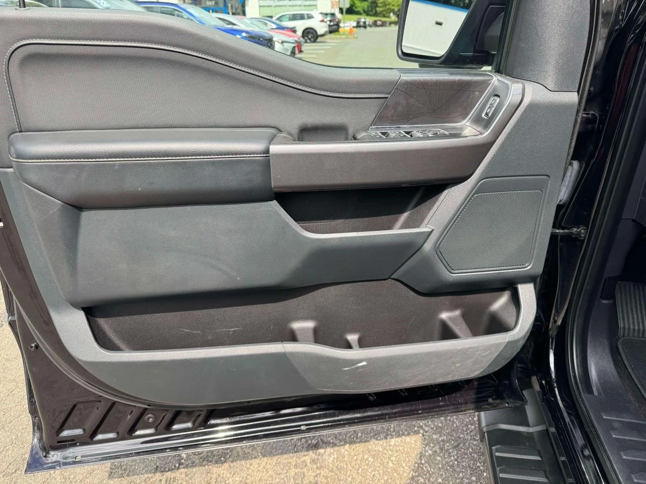 Used 2022 Agate Black Metallic Ford XLT image 19
