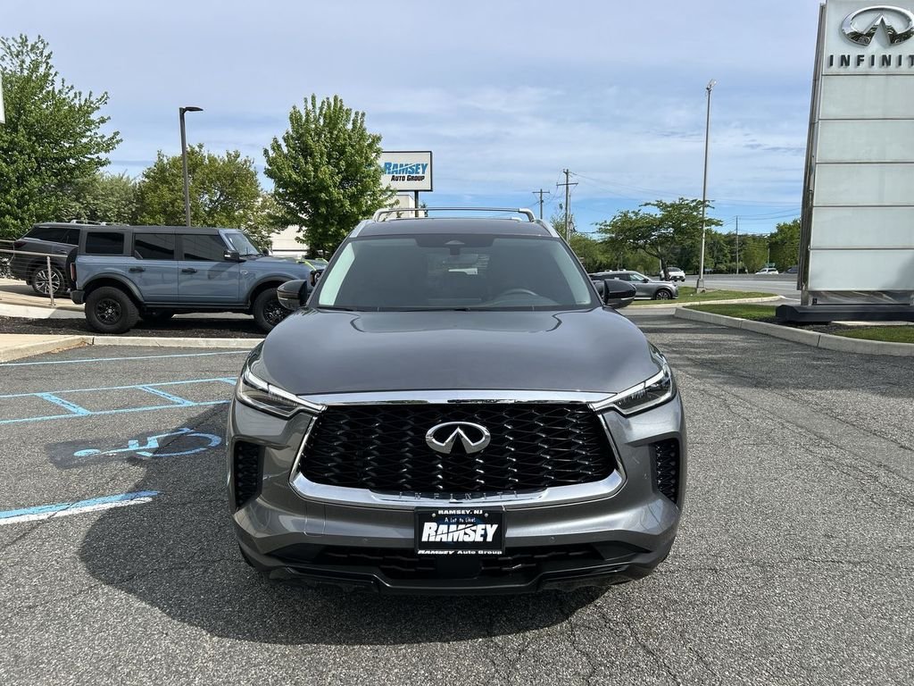 Certified Used 2023 Gray INFINITI LUXE image 3