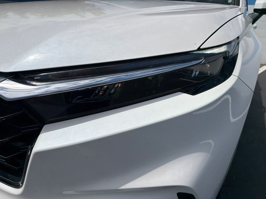 Certified Used 2024 Platinum White Pearl Honda EX-L image 9
