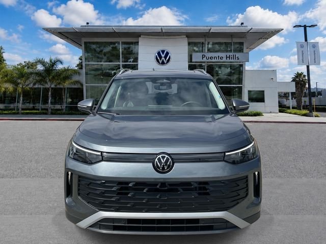 Used 2026 Platinum Gray Metallic Volkswagen 2.0T SE image 2