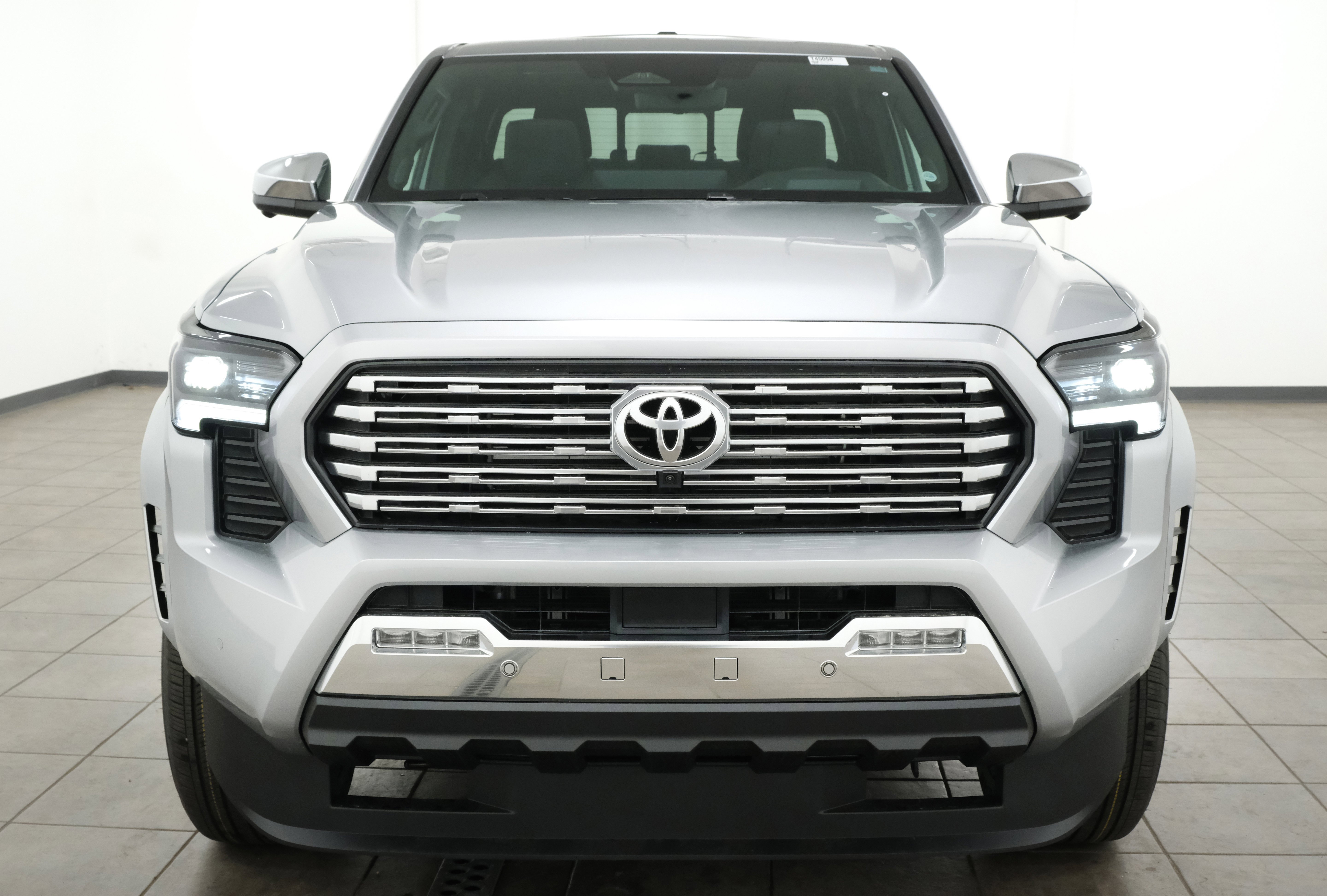 2026 Toyota Tacoma Limited - Photo 9