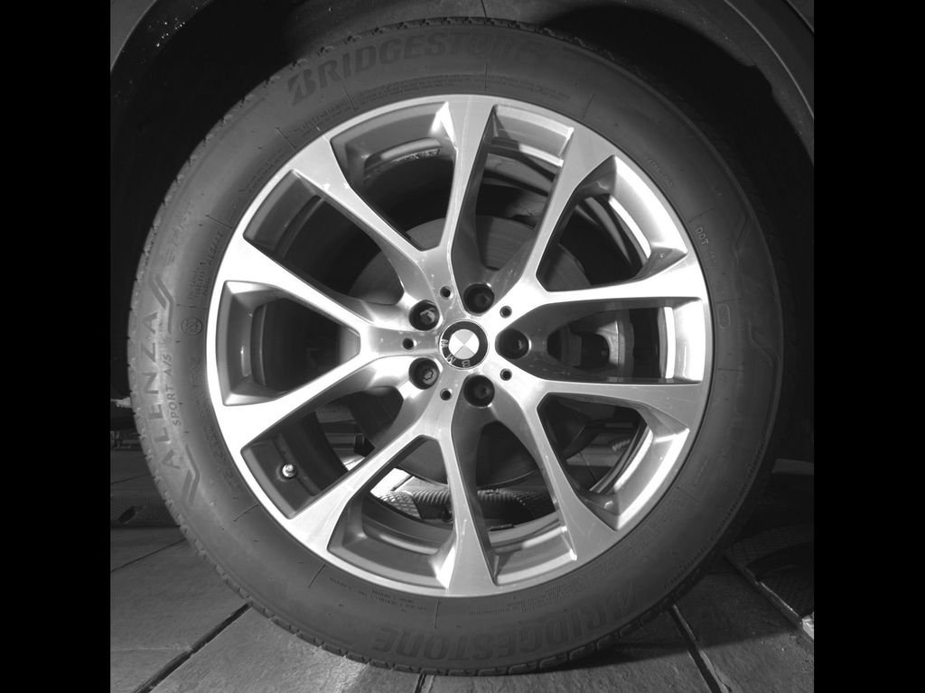 Used 2020 Arctic Gray Metallic BMW xDrive40i image 12