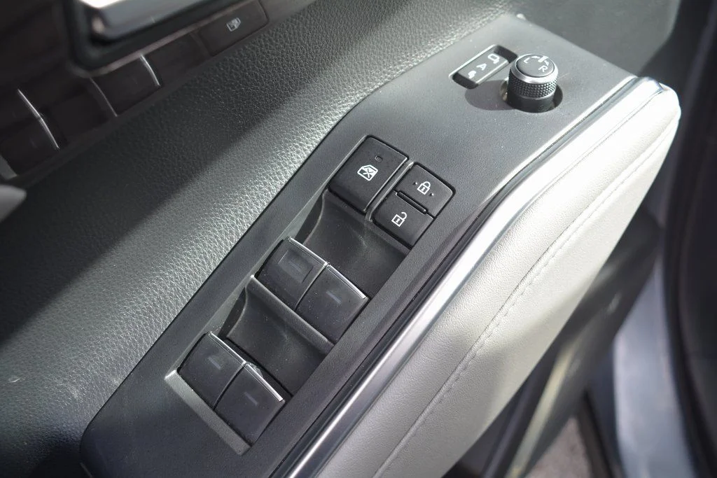2023 Toyota Highlander Limited - Photo 9