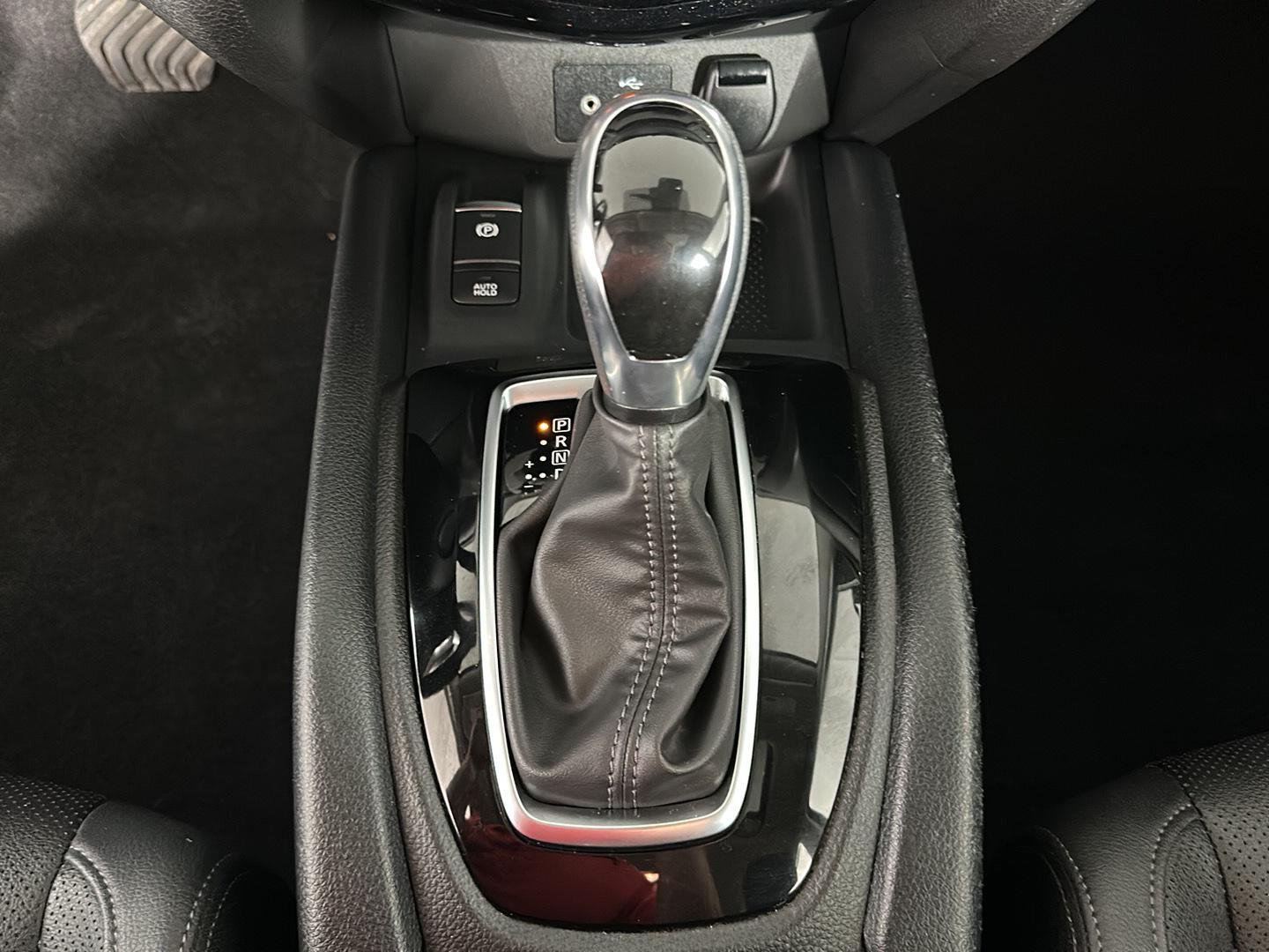 Used 2022 Gun Metallic Nissan SL image 34
