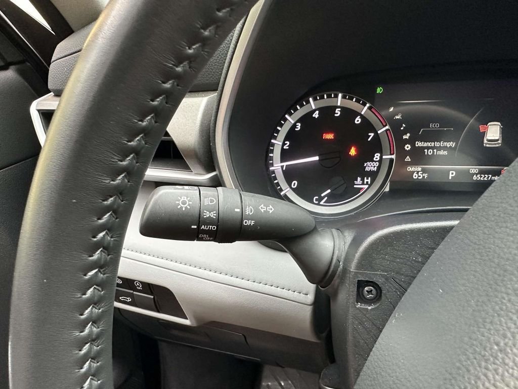 Used 2024  Toyota XLE image 32