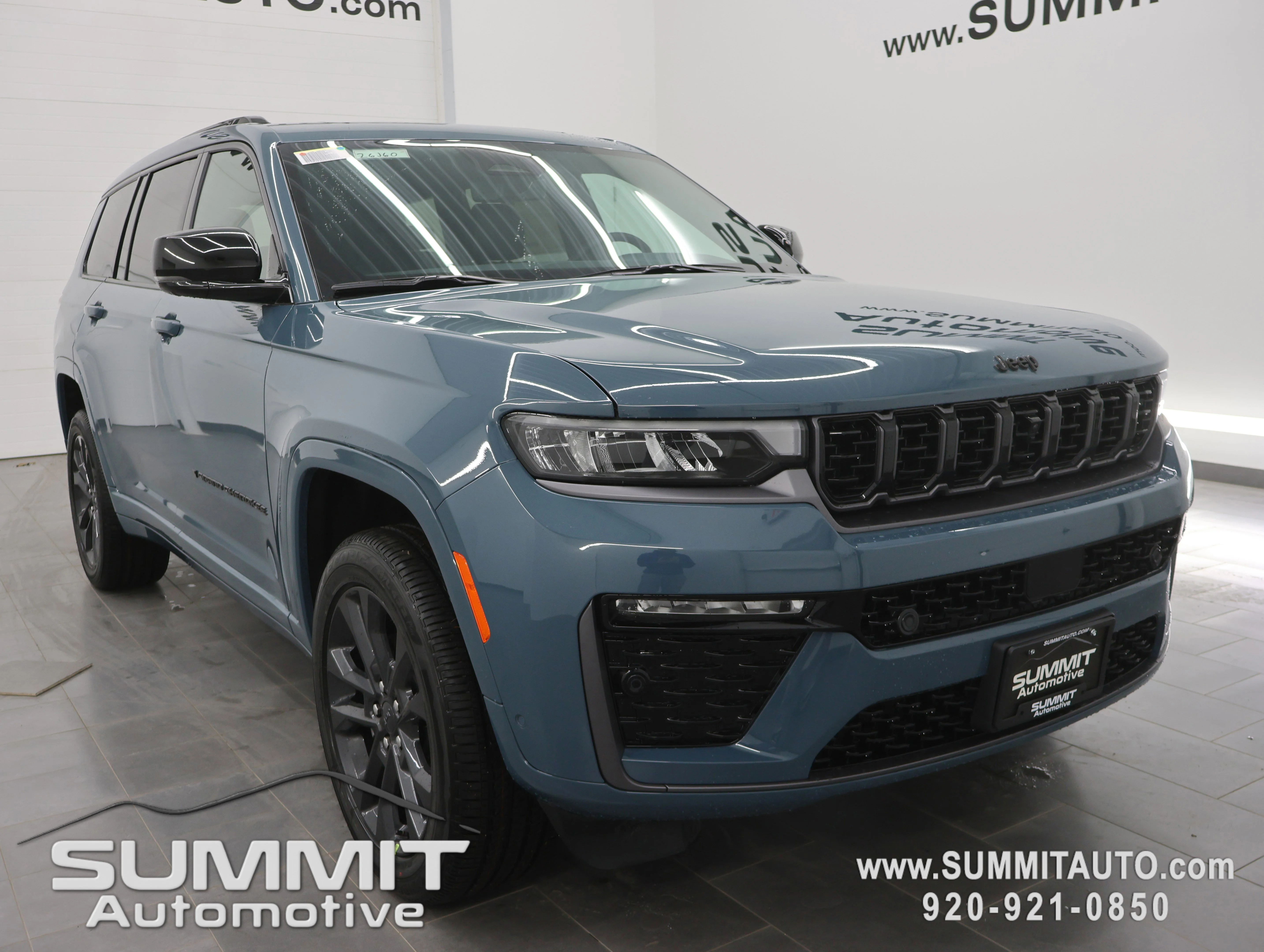 New 2026 Steel Blue Exterior Paint Jeep Limited image 2