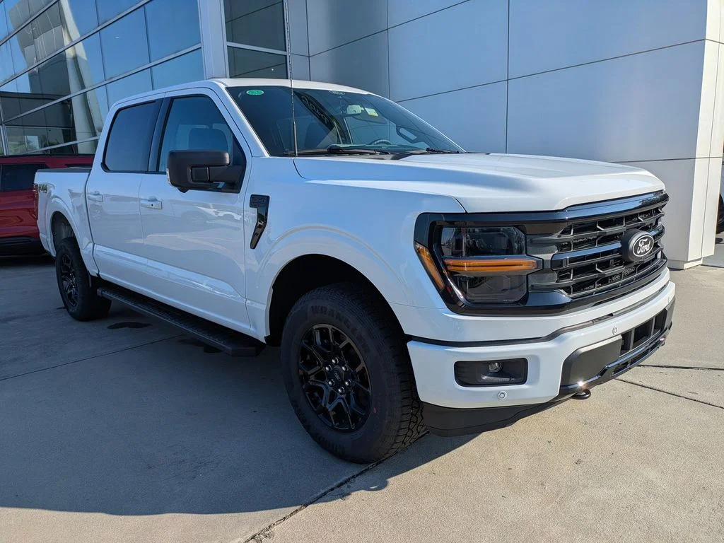 New 2026 Oxford White Ford XLT image 1
