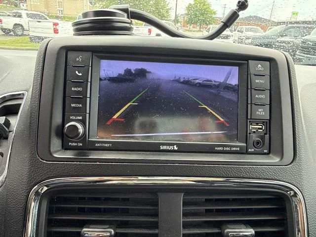 Used 2018 Gray Dodge SXT image 23