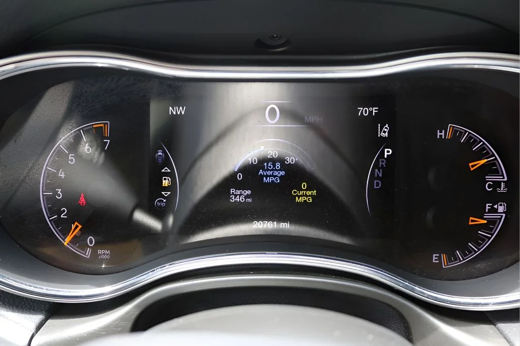 Used 2022 White Jeep Laredo X image 32