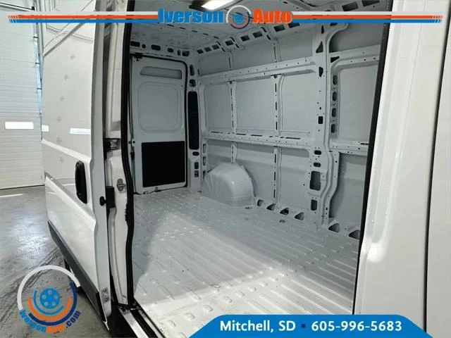 New 2026 Bright White Clear-Coat Exterior Paint RAM Tradesman image 27