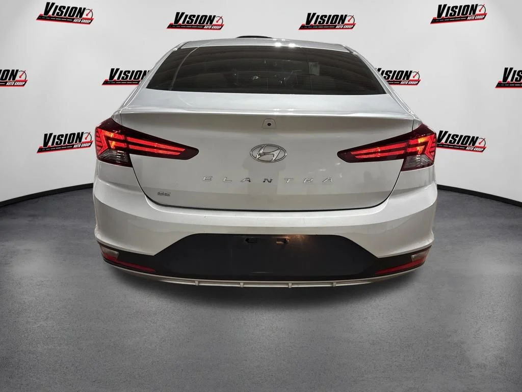 Used 2020 Silver Hyundai SE image 6