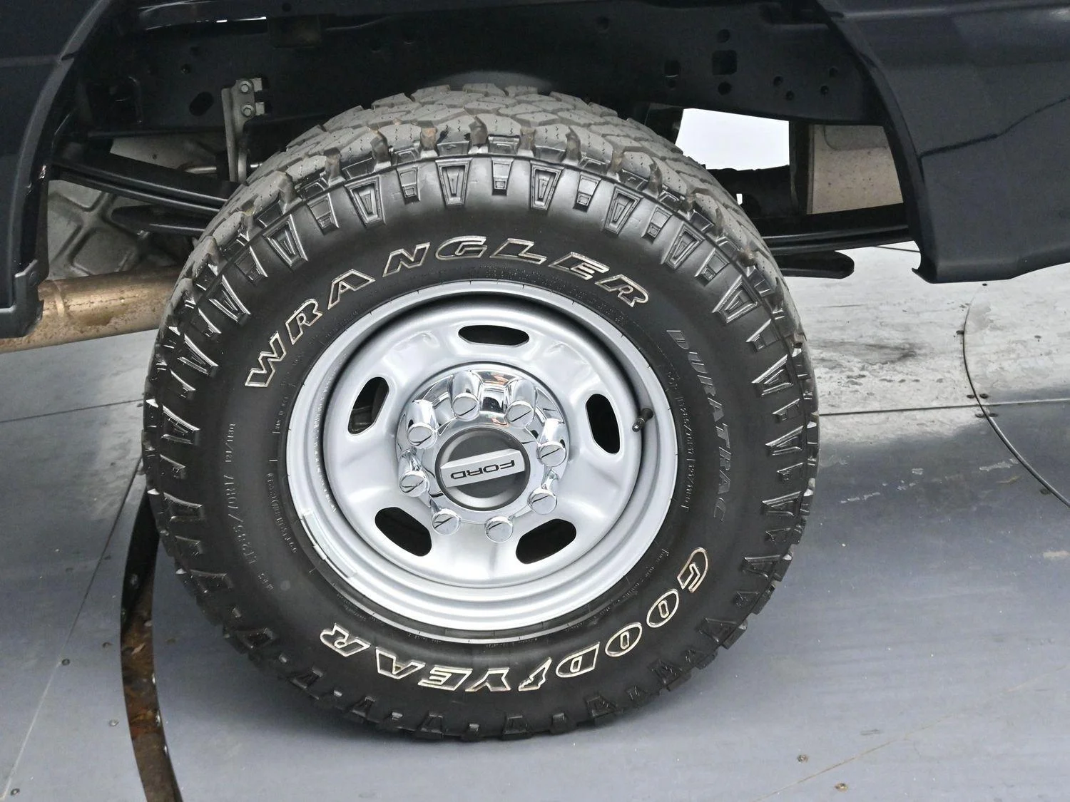Used 2024 Black Ford XL image 28