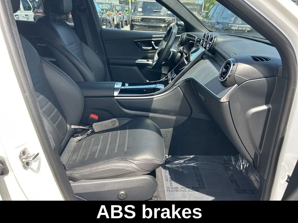 Used 2025  Mercedes-Benz GLC 300 image 19