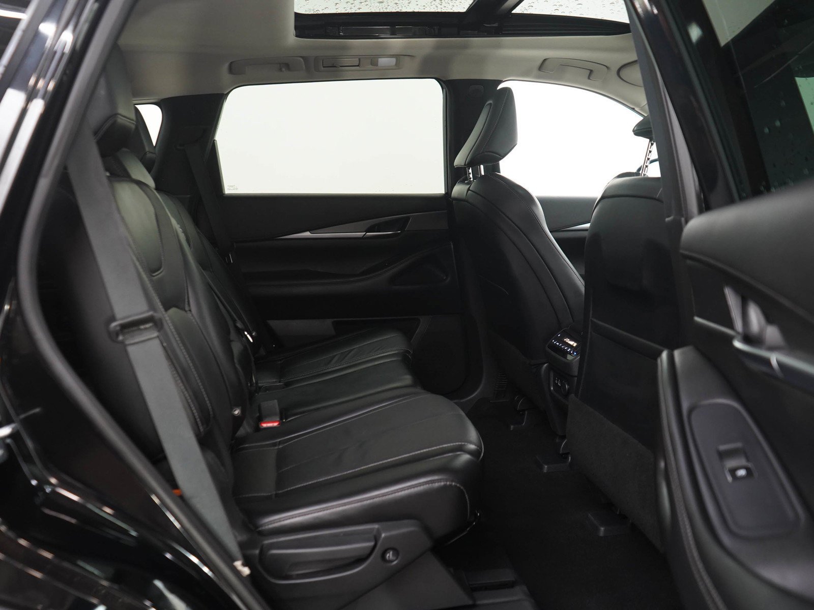 Used 2023 Mineral Black INFINITI LUXE image 13