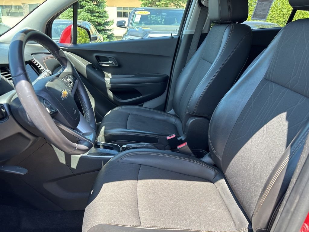 Used 2021 Red Chevrolet LT image 9